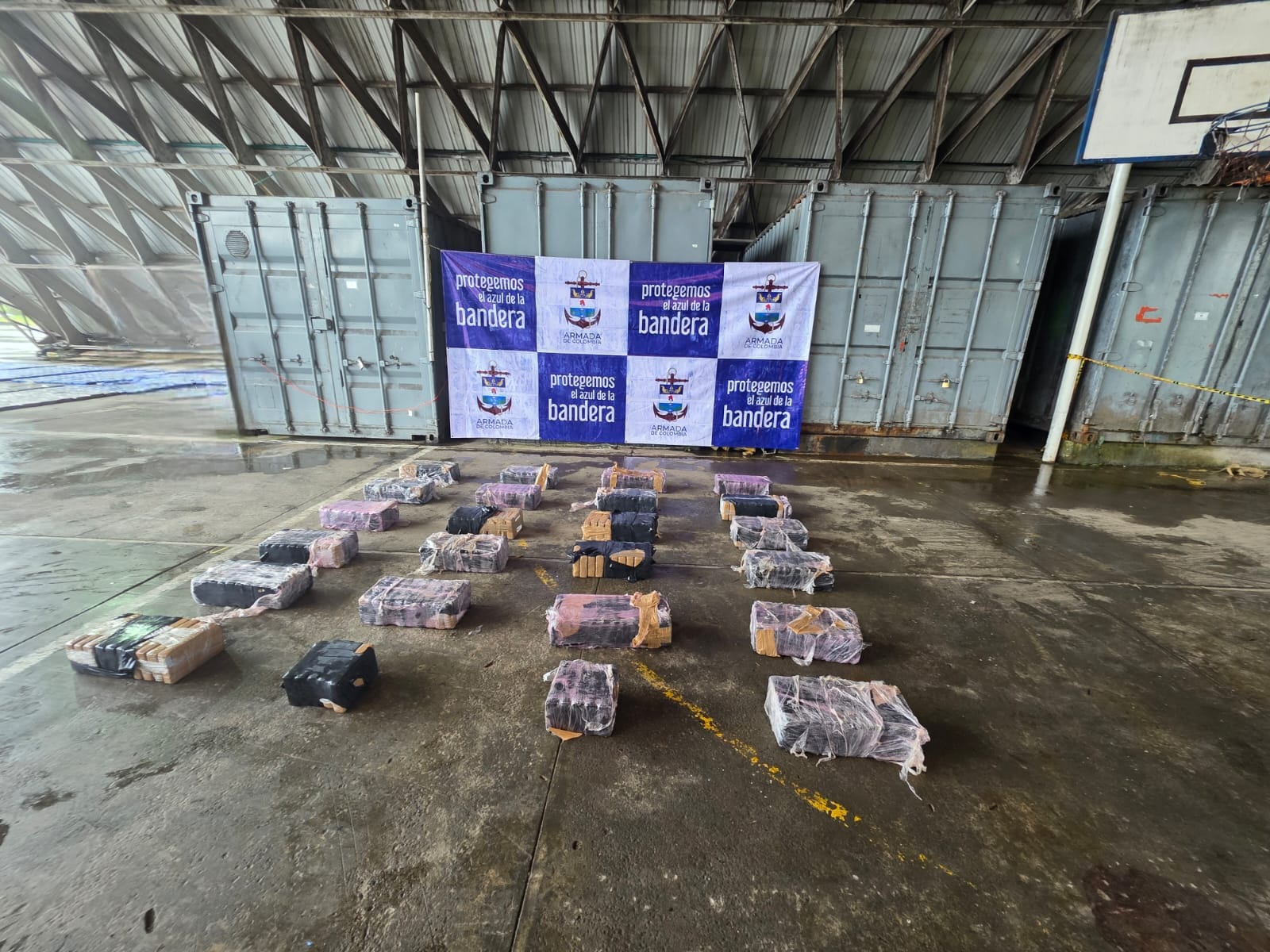 En las ultimas horas dos operaciones navales se incautó más de una tonelada de clorhidrato de cocaína.