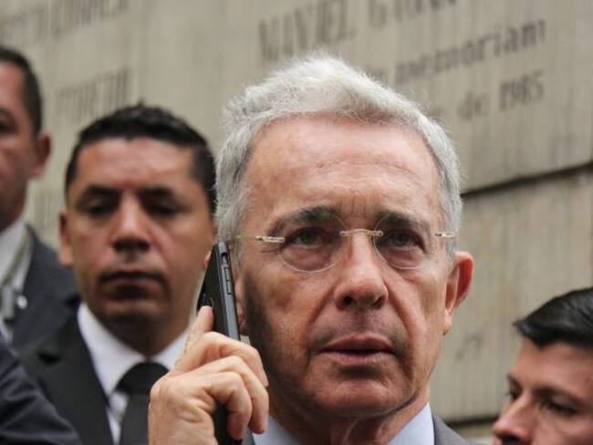 En firme investigación contra Álvaro Uribe Velez
