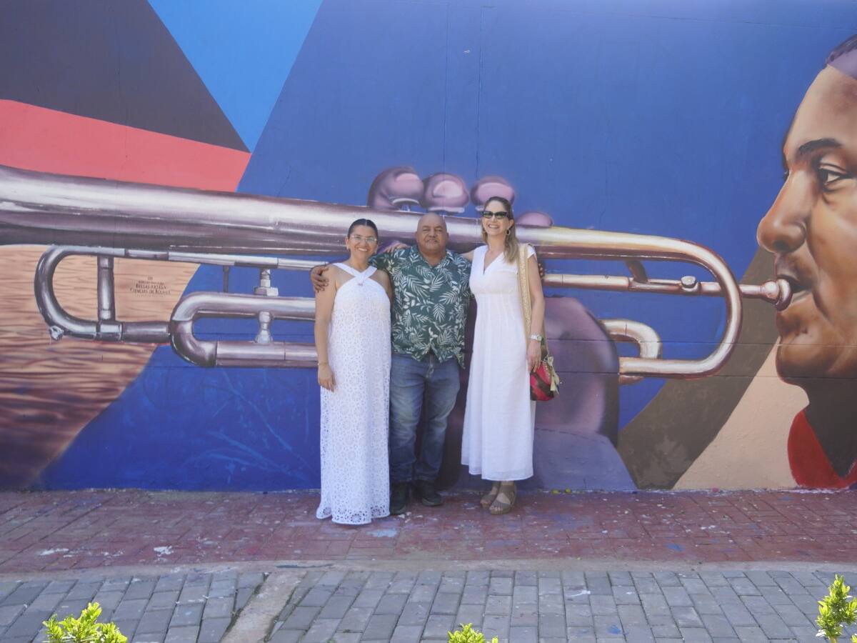 Unibac entrega en Mompox mural en homenaje a Totó la Momposina y los hermanos Oyaga