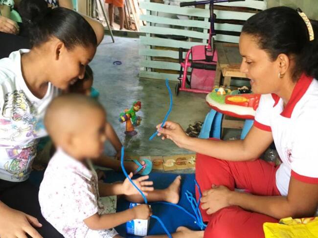 Menores con discapacidad en Cartagena reciben atención integral en casa