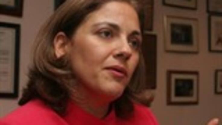 Gobierno rechaza "mico" en un proyecto de ley que busca obligar a los medios a entregar espacios a organizaciones sociales y medios alternativos