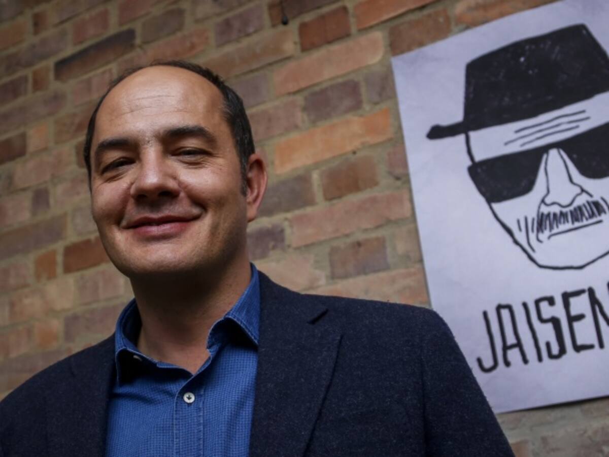 Julian Arango saluda a Caracol Radio en sus 70 años