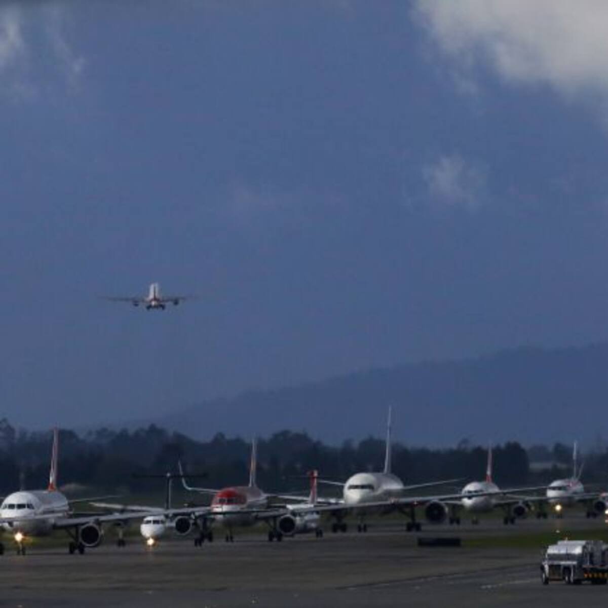 Hay potenciales riesgos en la seguridad aérea por la información meteorológica de la Aerocivil
