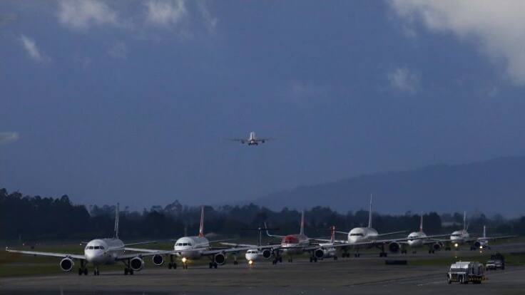 Hay potenciales riesgos en la seguridad aérea por la información meteorológica de la Aerocivil