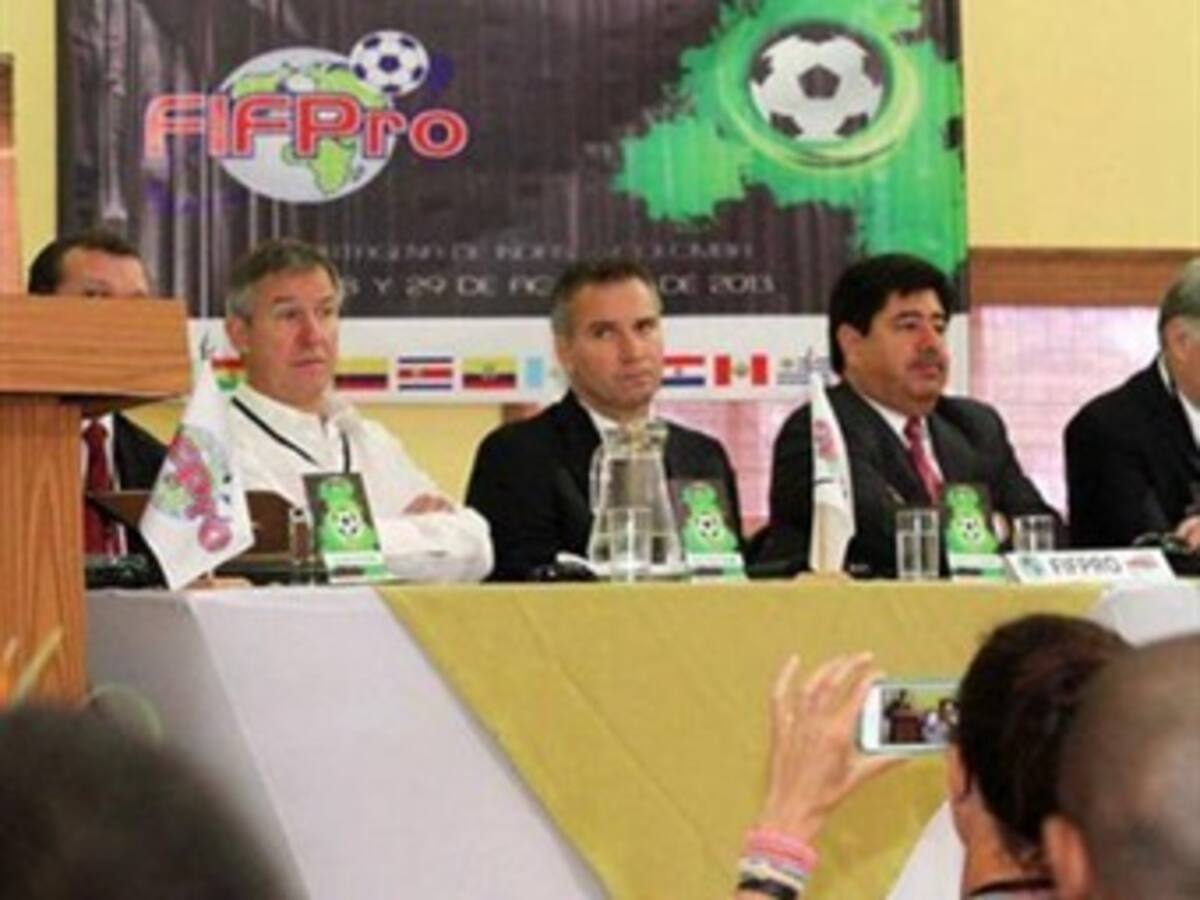 Directivos del fútbol colombiano acogen proyecto de ley del fútbol