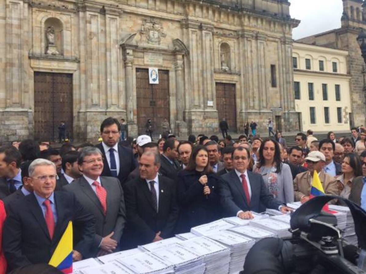 Centro Democrático demandó acto legislativo para la paz