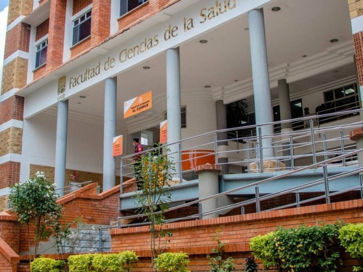 Unab lanza programa para que estudiantes paguen su carrera después de graduarse