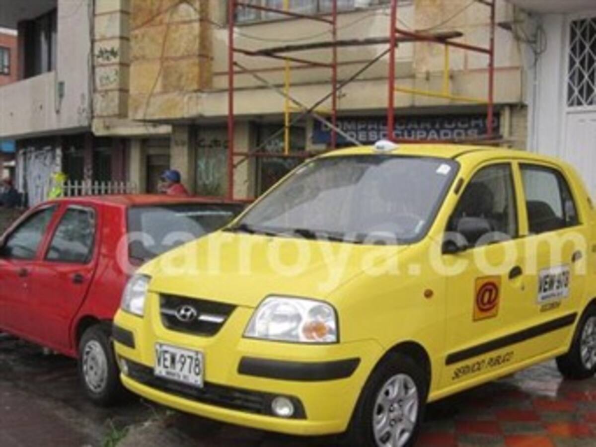 Taxis Arroba pide a los ciudadanos que soliciten el servicio por teléfono