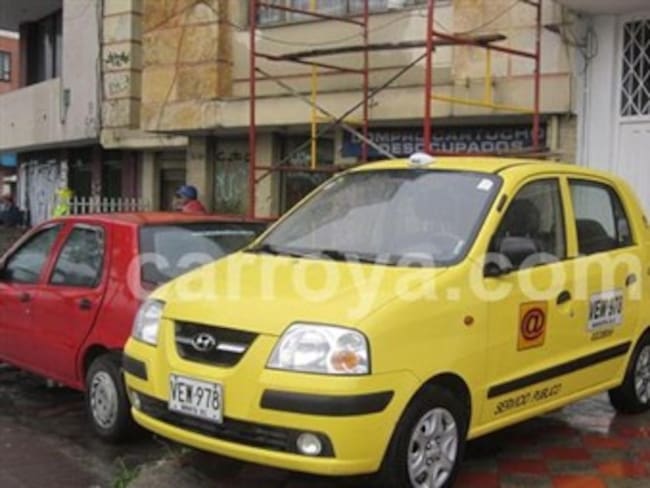Taxis Arroba pide a los ciudadanos que soliciten el servicio por teléfono