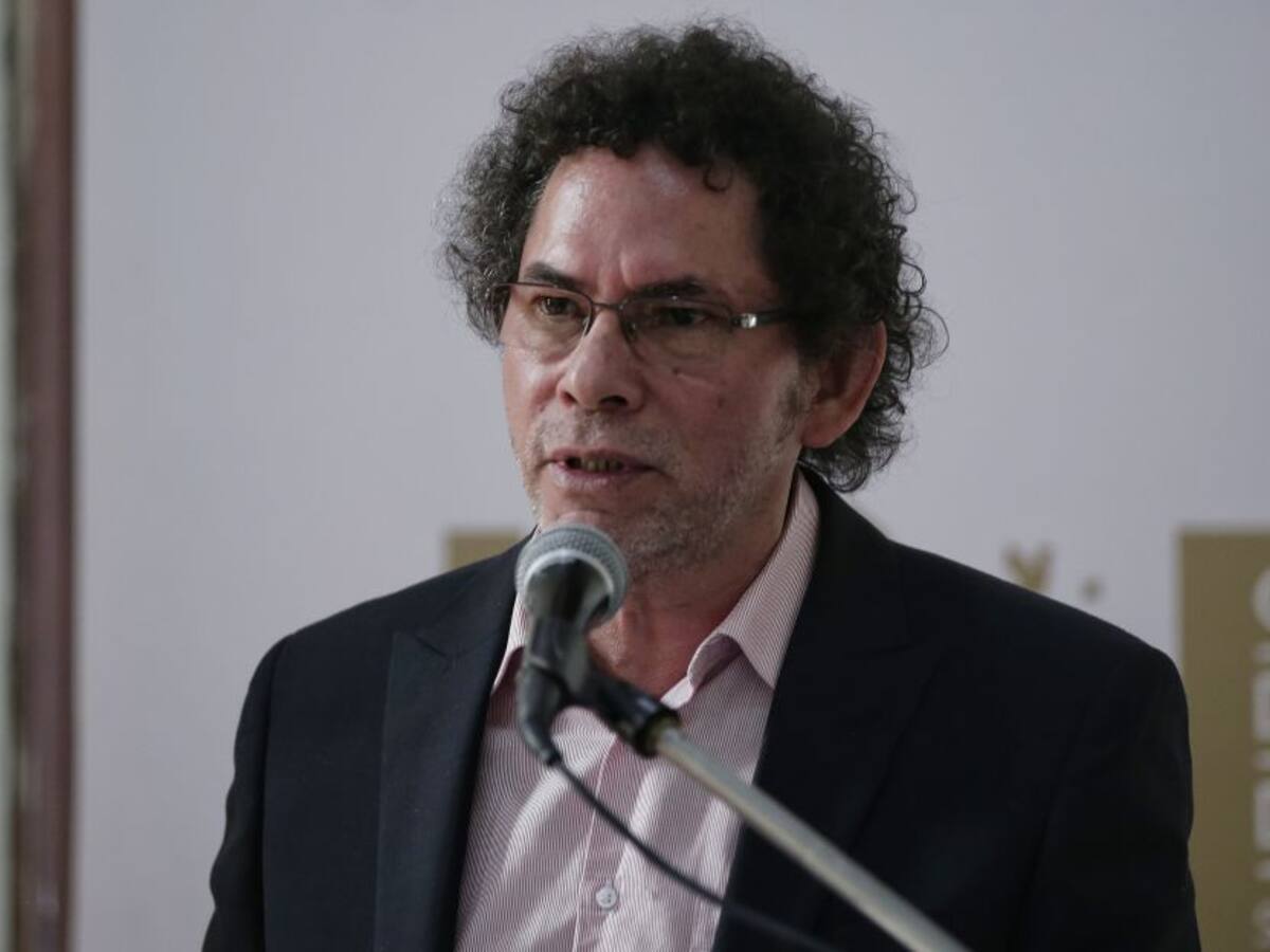 Alape: “ELN no va a permitir que entreguemos tierras para las víctimas”