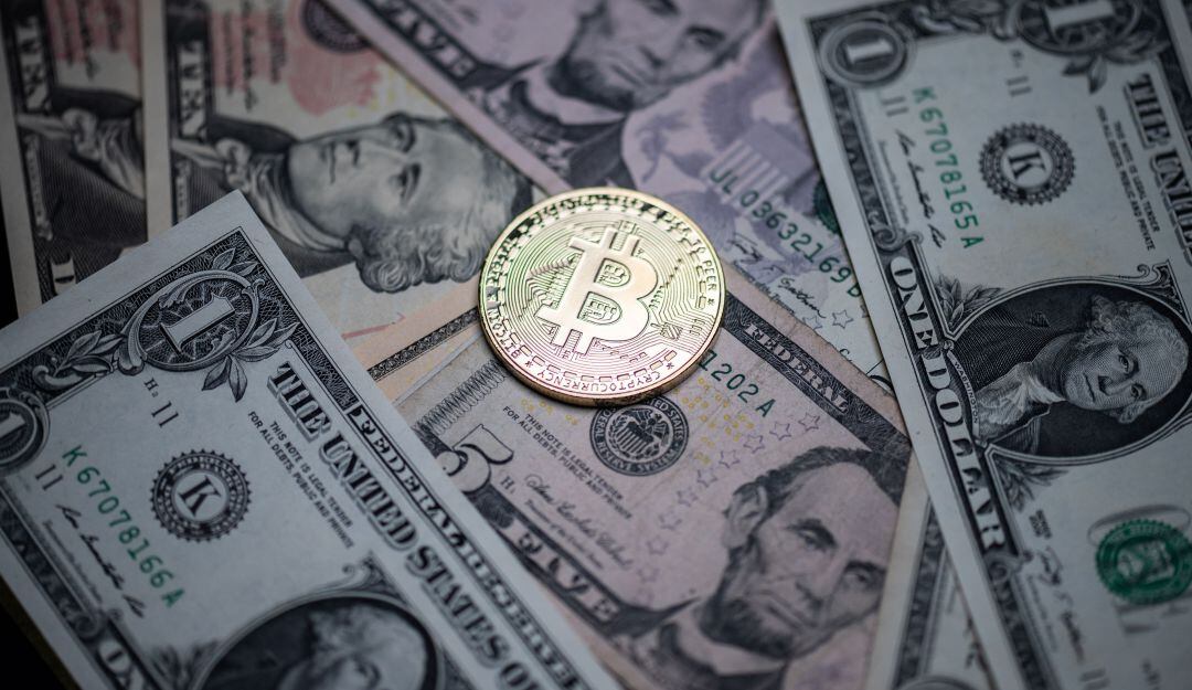 Presidente Biden emitió orden ejecutiva para explorar "dólar digital"