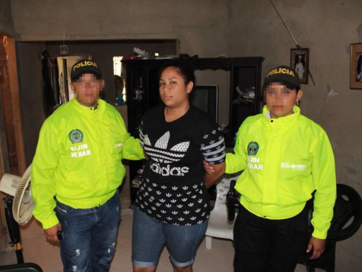 Capturan a mujer que supuestamente atentó contra dos policías