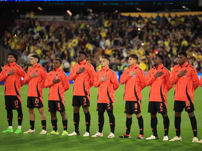 London (United Kingdom), 22/03/2024.- Players of Colombia sing their national anthem before the friendly international soccer match between Spain and Colombia in London, Britain 22 March 2024. (Futbol, Amistoso, España, Reino Unido, Londres) EFE/EPA/NEIL HALL