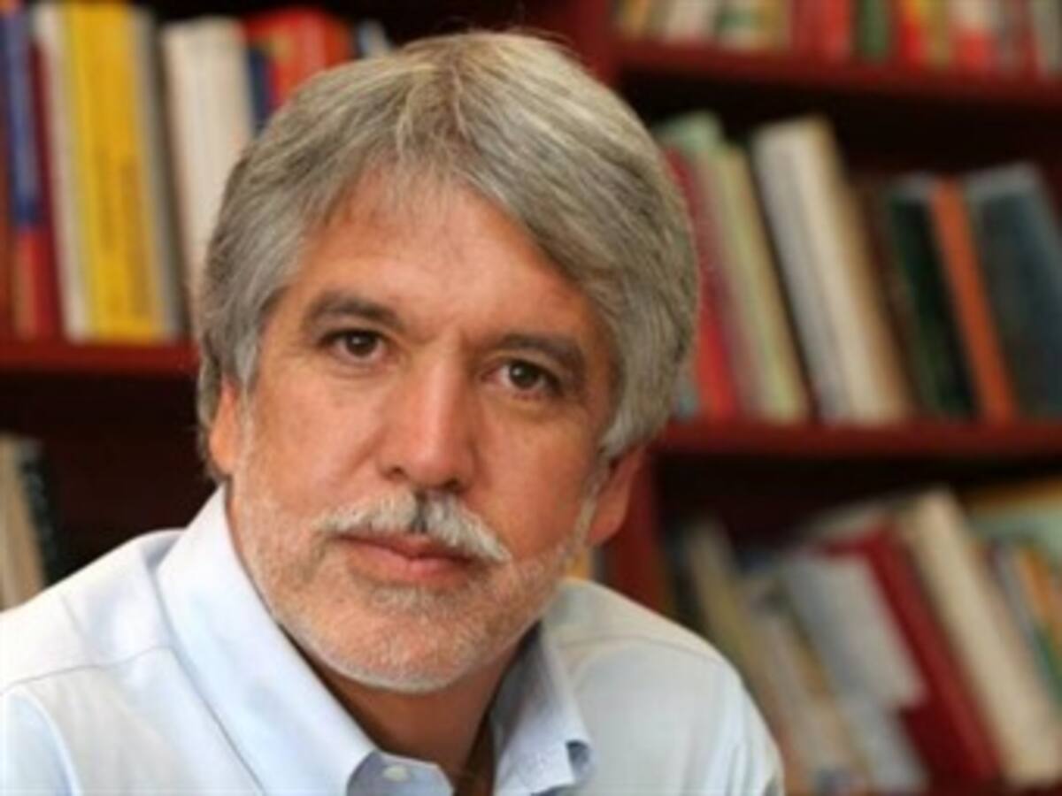 Candidato Pañalosa sufre pequeño accidente