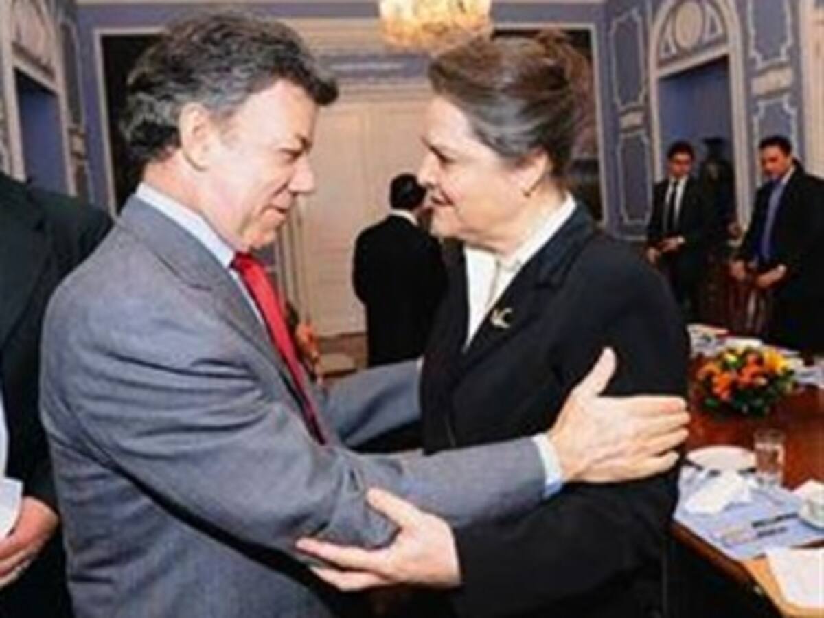 Polo dice que Clara López tiene los votos para competirle a Santos