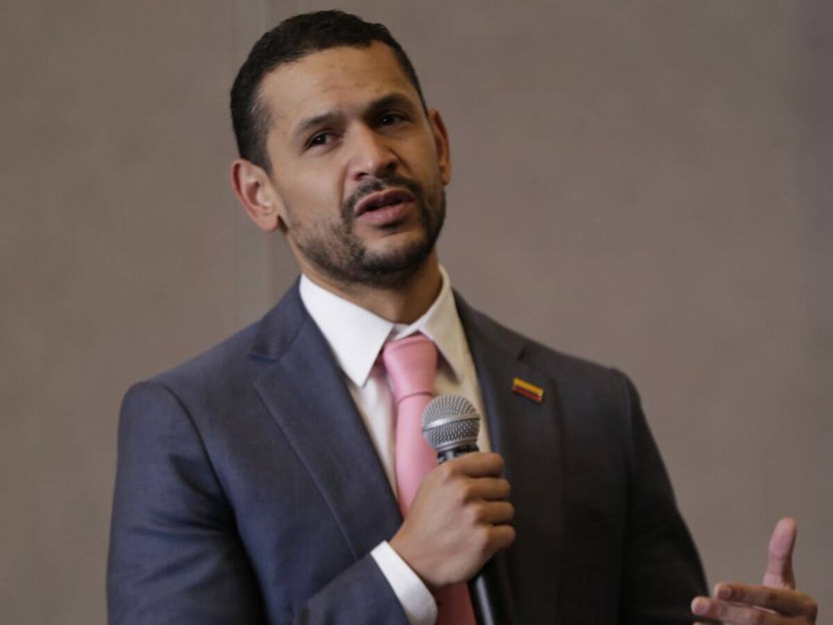 "No hay consideraciones para ampliar su mandato": MinInterior sobre Duque