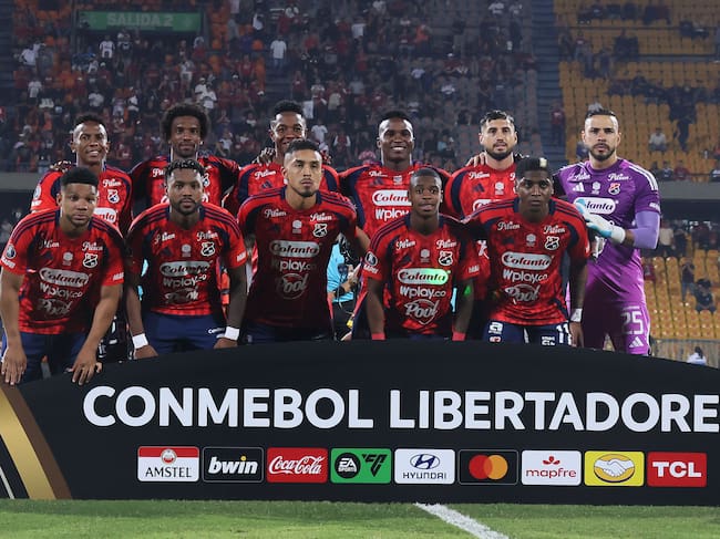 MEDELLIN, COLOMBIA - MAY 7: Players of Medellín pose for a team photo prior to a Copa CONMEBOL Libertadores group A match between Independiente Medellín and Flamengo at Unidad Deportiva Atanasio Girardot on May 7, 2026 in Medellin, Colombia. (Photo by Daniel Gallo/Vizzor Image/Getty Images)