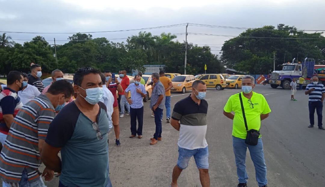 Bloqueo a ala altura del peaje de Sabanagrande