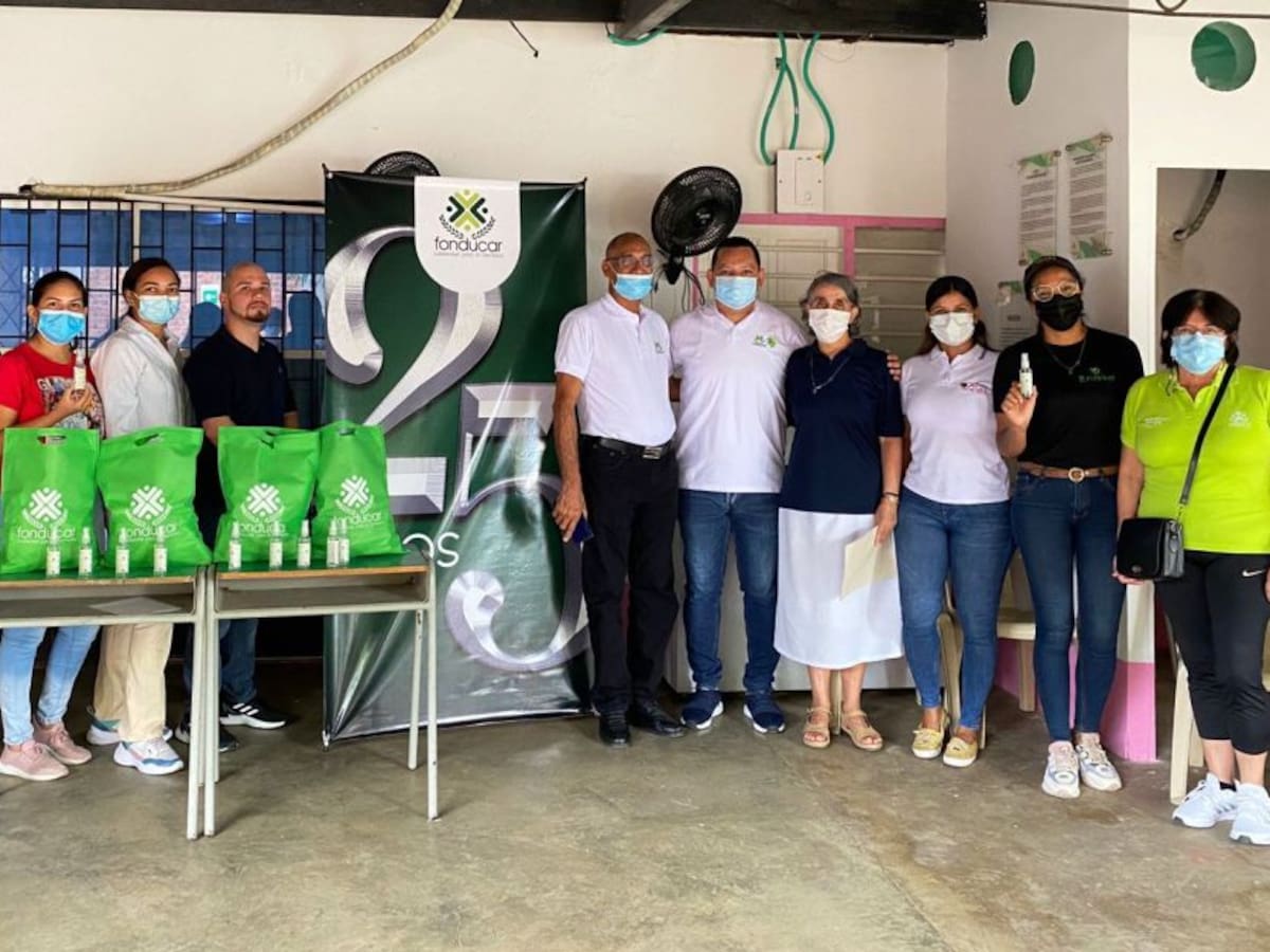 UdeC entregó repelentes de mosquitos en diferentes puntos de Cartagena