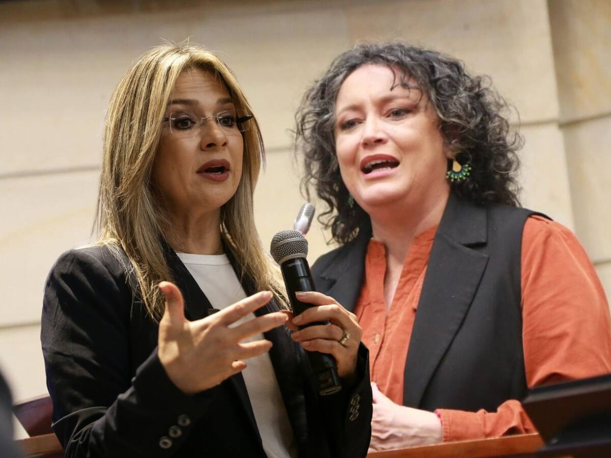 Duro choque entre Vicky Dávila y Angélica Lozano tras archivo de investigación a Claudia López