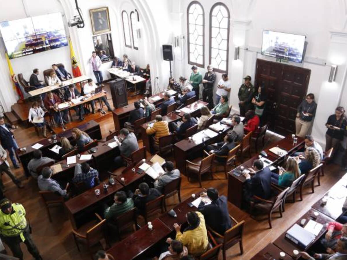 En primer debate, el Concejo de Bogotá aprobó la venta de la ETB