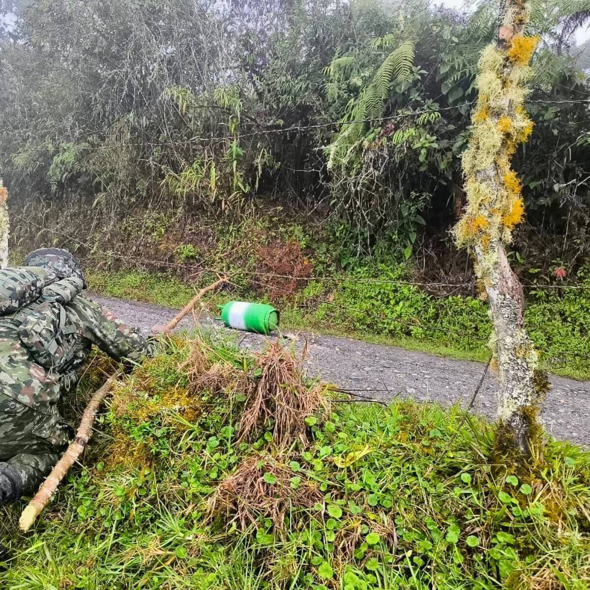 Fue retirado un cilindro en la ruta 15 entre Tello y Baraya, Huila: vía fue cerrada varios minutos