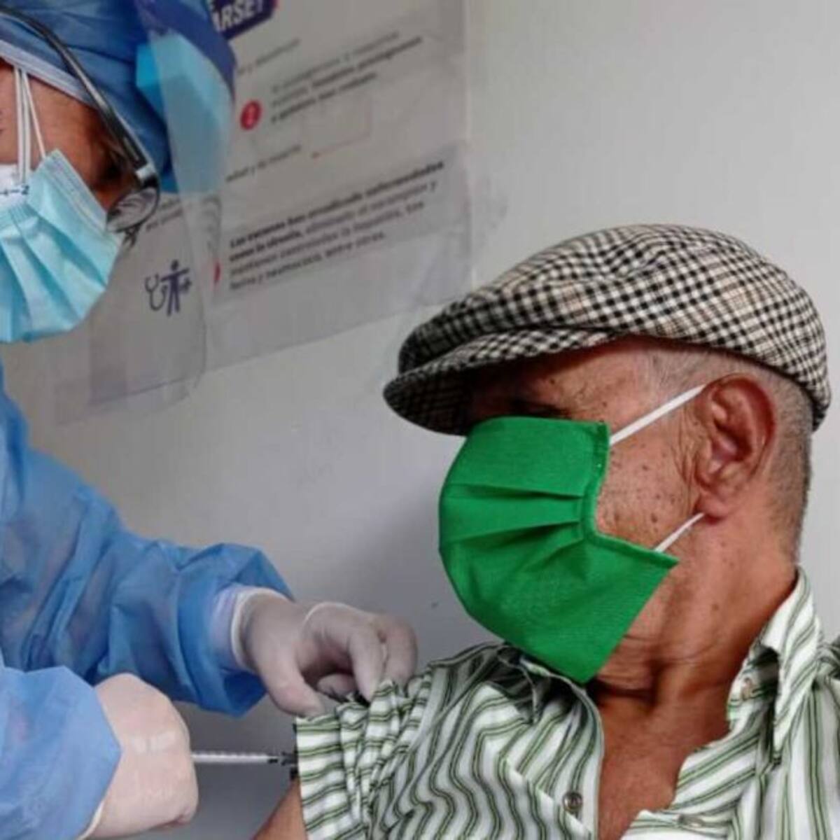 Inició la vacunación de adultos mayores de 80 años en Risaralda