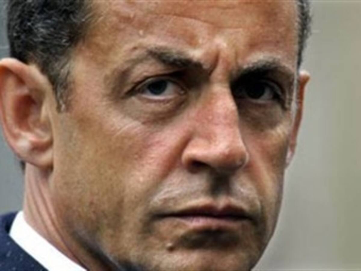 Sarkozy augura mano dura a los violentos y los que bloquean los combustibles