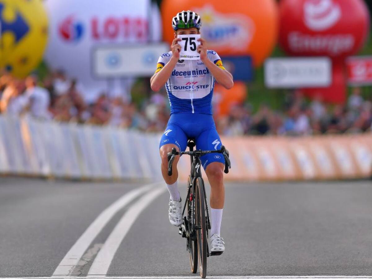 Emotivo homenaje de Remco Evenepoel a Fabio Jakobsen en la Vuelta a Polonia