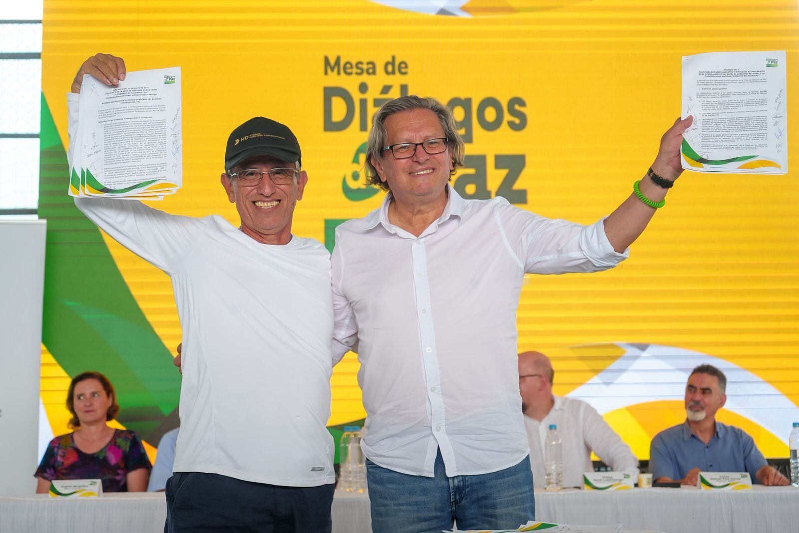 Gobierno y Coordinadora Nacional Ejército Bolivariano acordaron crear zonas de ubicación temporal. Foto: Cortesía de la oficina de paz.