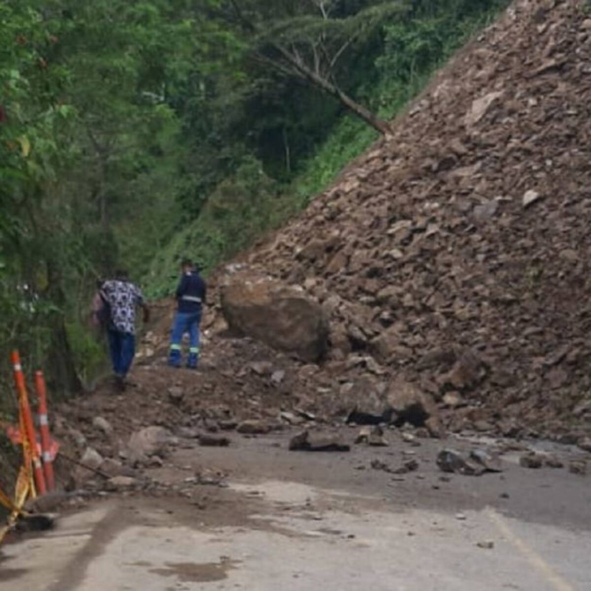 Deslizamiento de tierra se presentó en la vía Salamina - Aranzazu