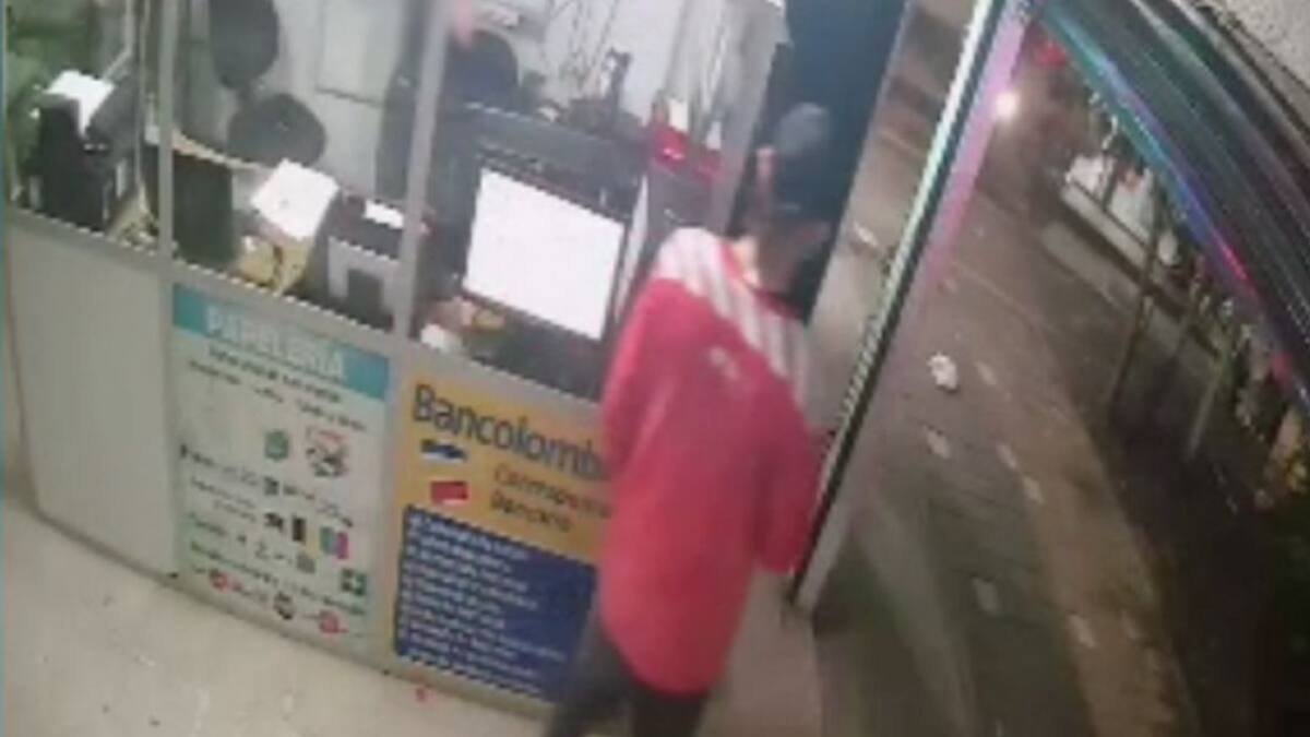 En video quedó registrado el asalto a un local comercial en La Dorada