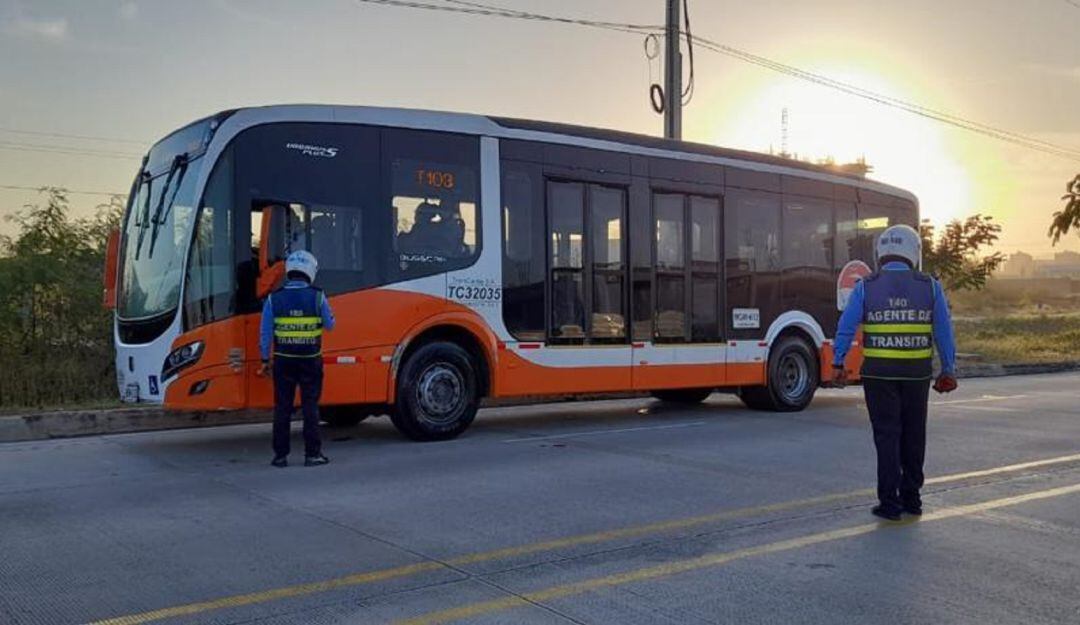 Los controles se aplicaron a 30 conductores del sistema