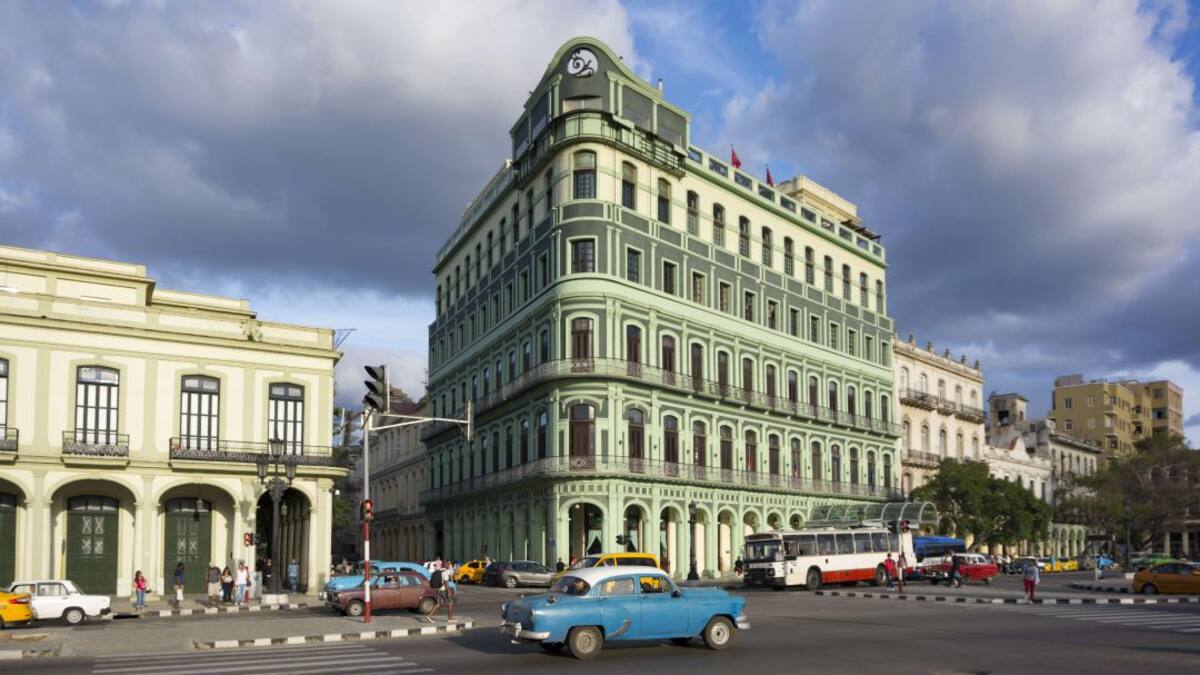 Fuerte explosión sacude al hotel Saratoga de La Habana