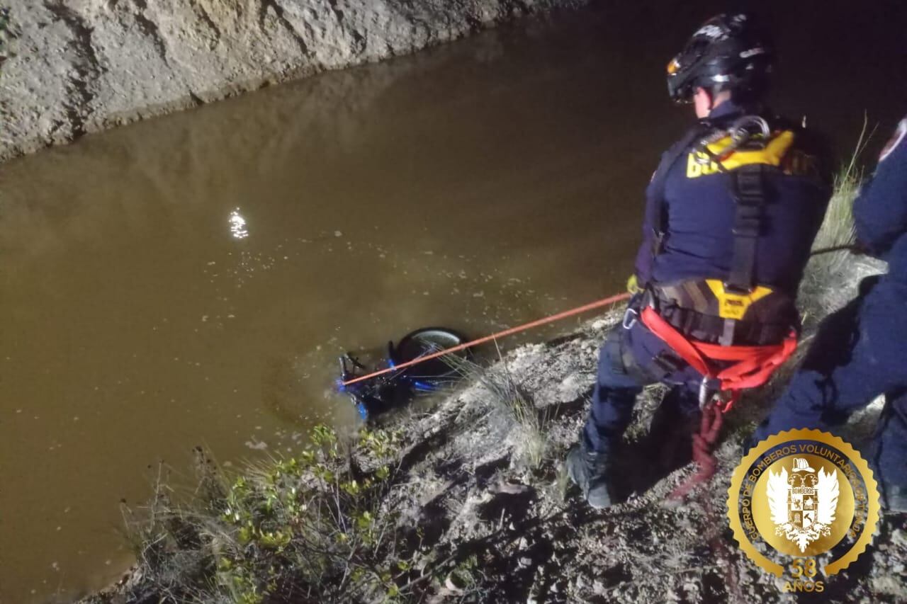 El joven, estudiante de 11º grado, perdió el control de su motocicleta en una curva mientras regresaba de trabajar en labores agrícolas, según informó el alcalde Néstor Armando Suárez.