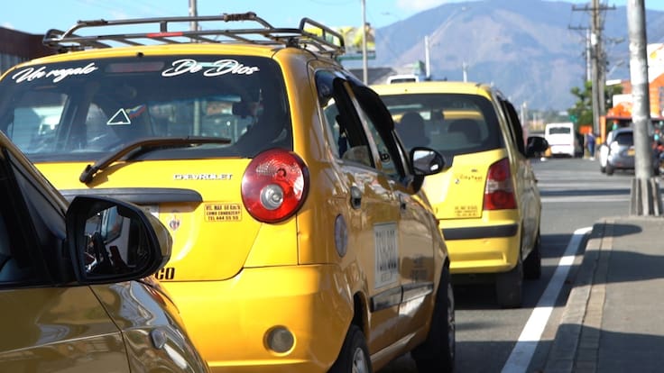 “Hoy nadie controla la tarjeta de control de los conductores de taxi”: MinTransporte anuncia cambios