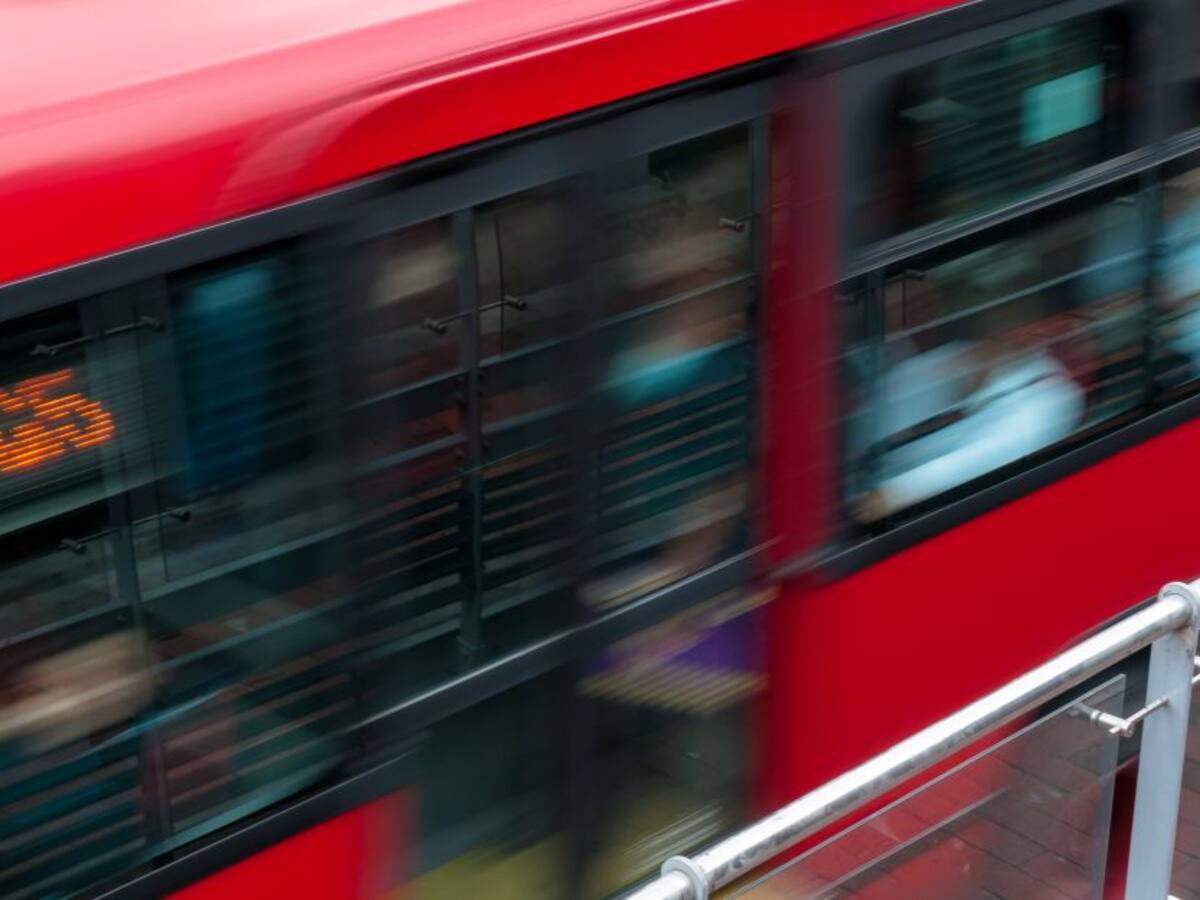 Ladrones se subieron y robaron en un bus de Transmilenio