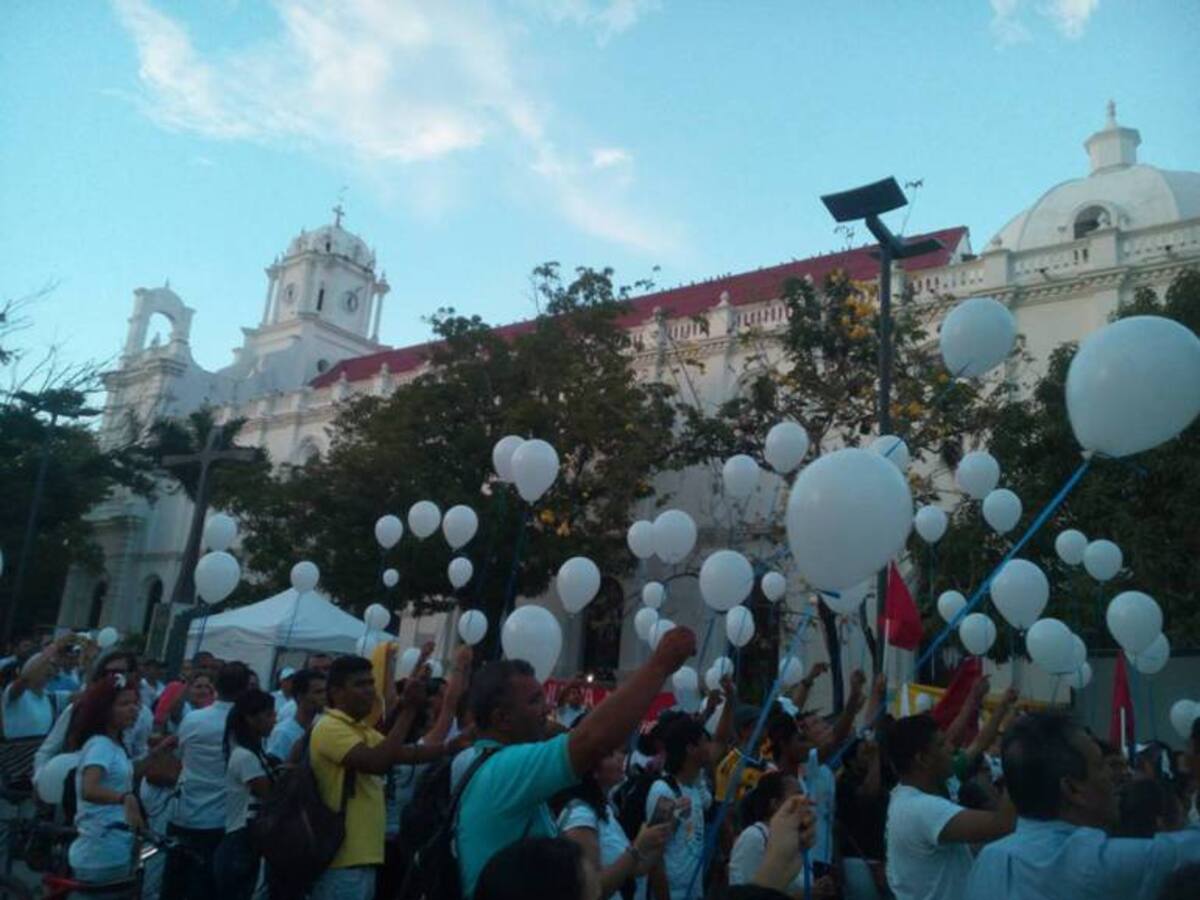 En la capital cordobesa fue poca la asistencia a la retransmisión de la firma por la paz