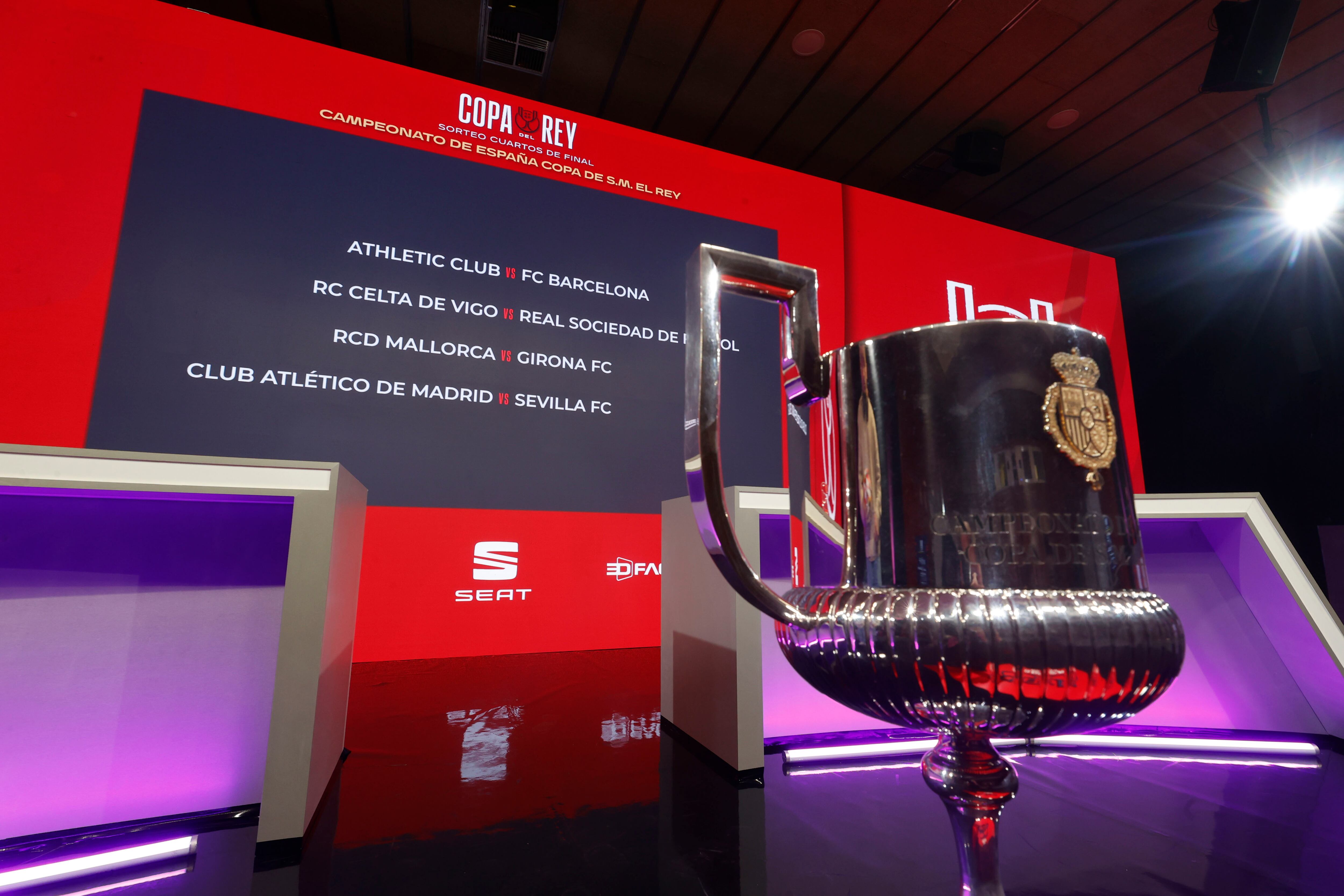 LAS ROZAS, 19/01/2024.- Un monitor muestra los emparejamientos de los cuartos de Copa del Rey tras el sorteo celebrado este viernes en la Ciudad del Fútbol de La Rozas. EFE/Javier Lizón