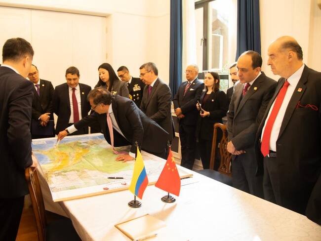 Presidente Gustavo Petro reunido con el Consorcio de la Corporación de Construcción de Ingeniería Civil de China (CCECC) y su Casa Matriz CRCC.