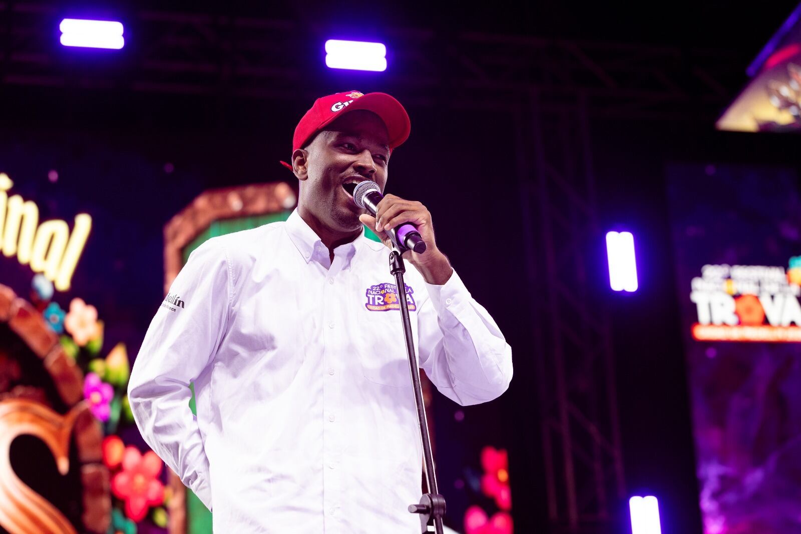 Guacuco, se coronó nuevamente rey del Festival Nacional de la Trova. Foto: Cortesía Alcaldía de Medellín