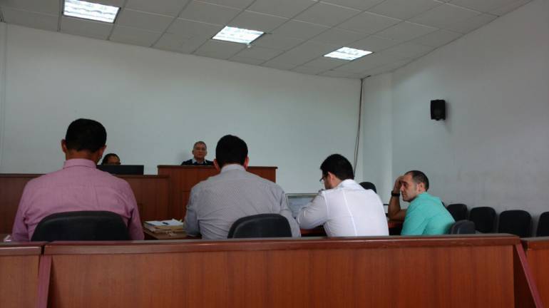 Mauricio Galofre en el extremo derecho, durante la audiencia.