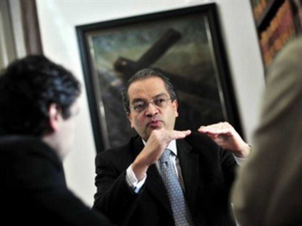 Con un trabajo claro es viable defender los intereses del Estado: Mininterior
