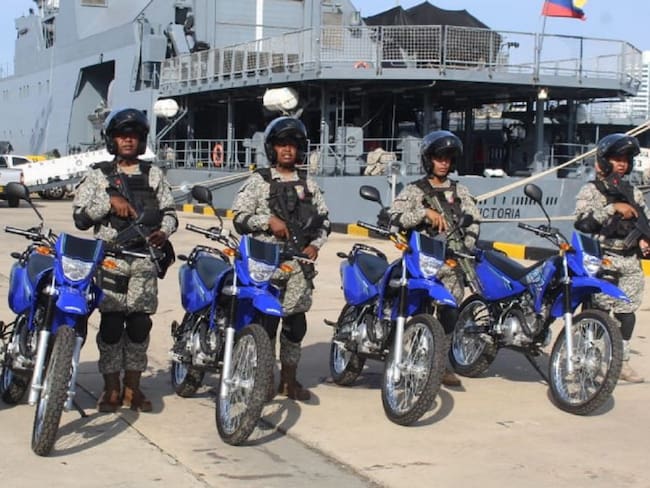 En Cartagena entregan dotación a Policía, Armada Nacional y Bomberos