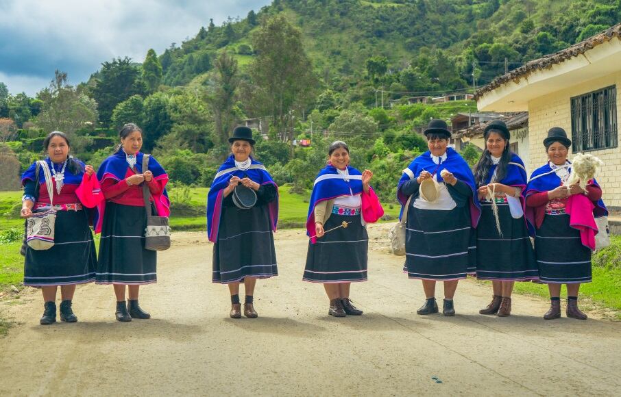 Ruta Cauca Patrimonial: Conocer una cultura cálida como es la "Misak" y maravillarse con sus costumbres y entorno.