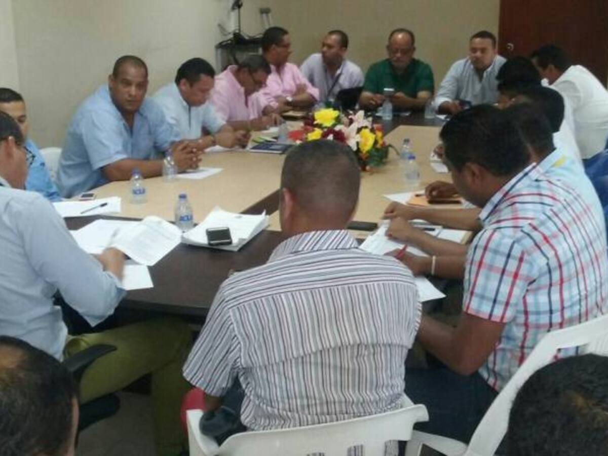 Alcaldes guajiros molestos con el gobernador encargado