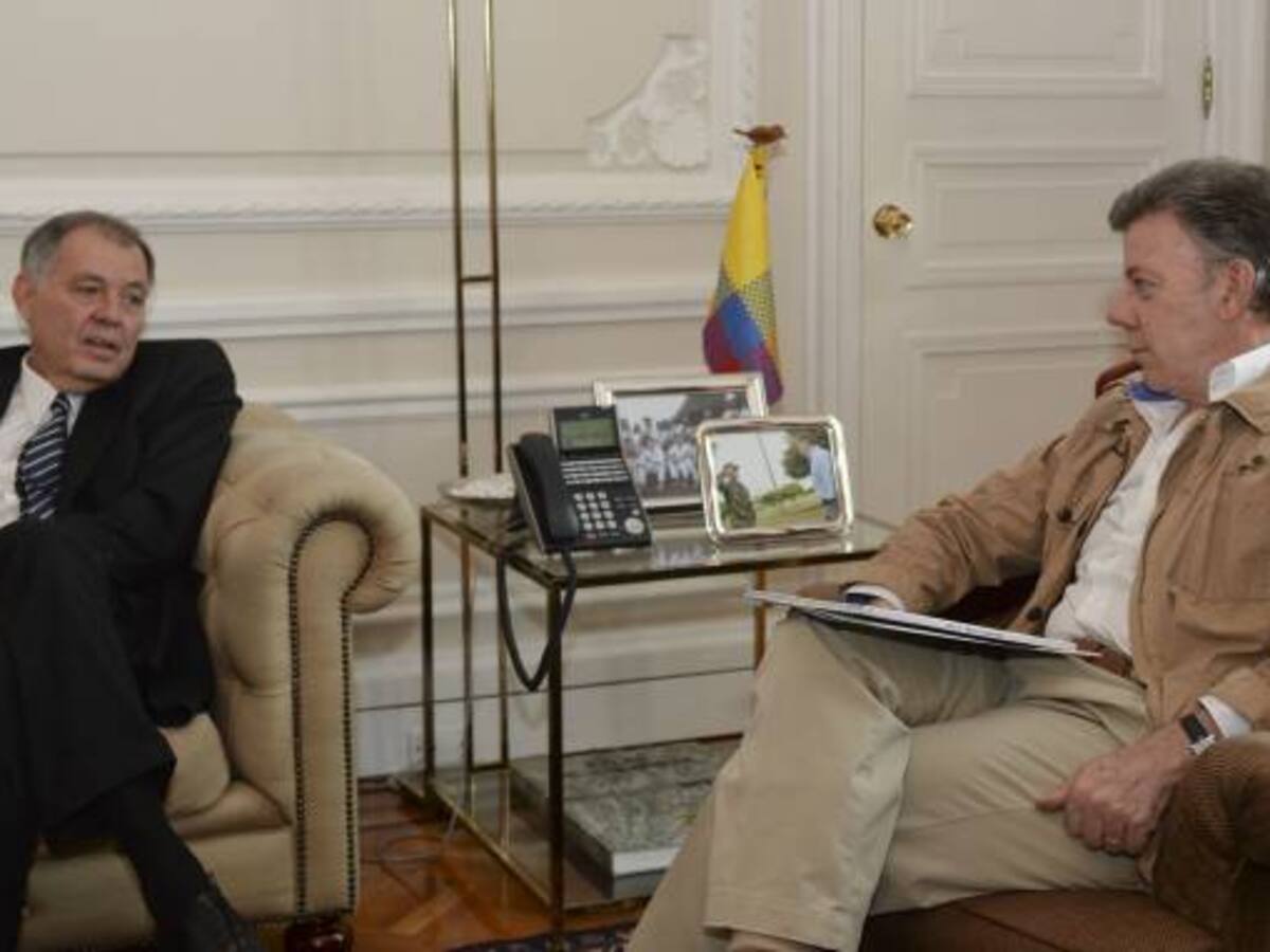 Nuevo round entre el presidente Santos y el procurador general