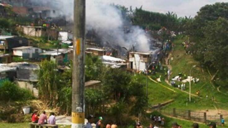 Fuerte incendio consume 22 viviendas en barrio de Pereira