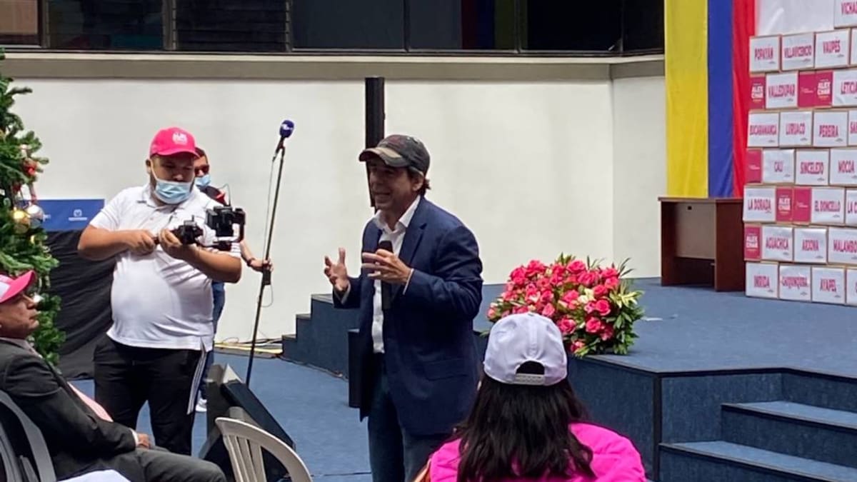 Char entrega 2,5 millones firmas para respaldar su candidatura presidencial