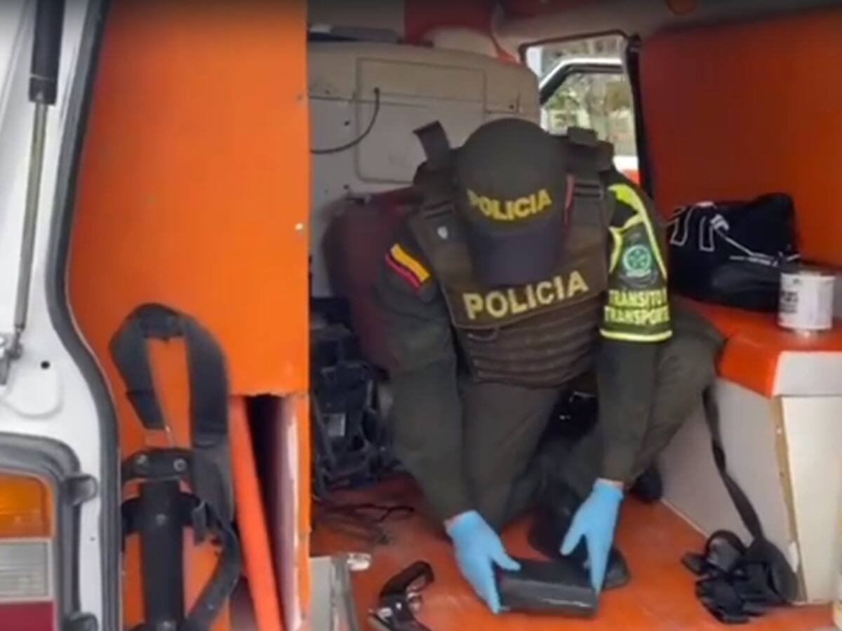 Ambulancia iba cargada de armas por vías del Tolima